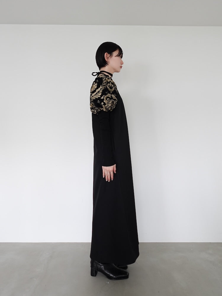 モデル身長：162cm / カラー：Black