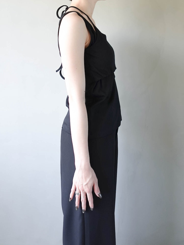 モデル身長：162cm / カラー：Black