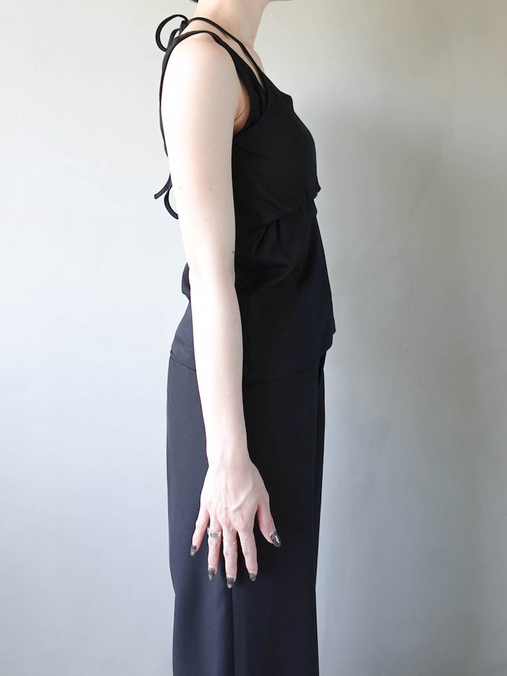 モデル身長：162cm / カラー：Black