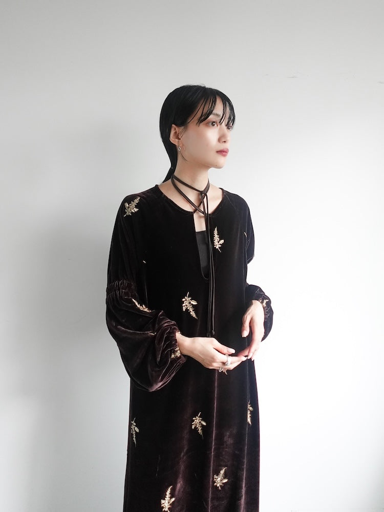 Velour Embroidery Shirring Sleeve Dress｜結婚式やお呼ばれドレス