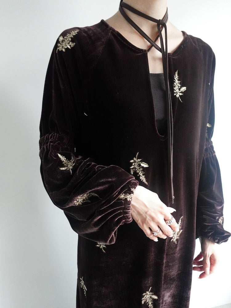 Velour Embroidery Shirring Sleeve Dress｜結婚式やお呼ばれドレス