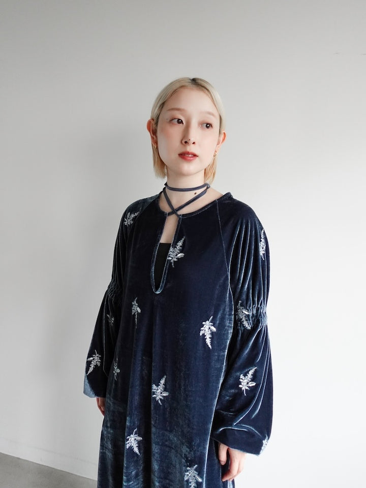 モデル身長：153cm / カラー：GrayBlue