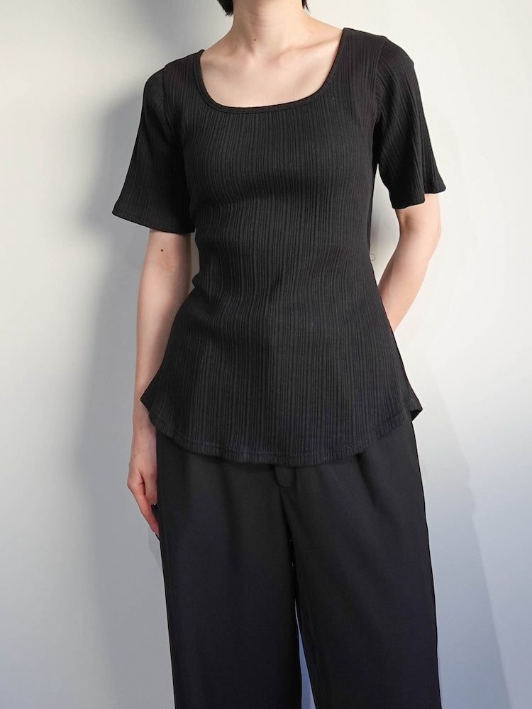 モデル身長：162cm / カラー：Black