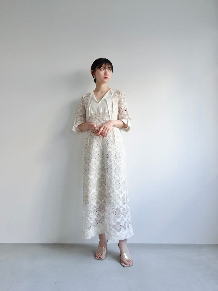 モデル身長：162cm / カラー：White