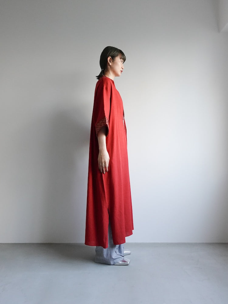 モデル身長：168cm / カラー：Red