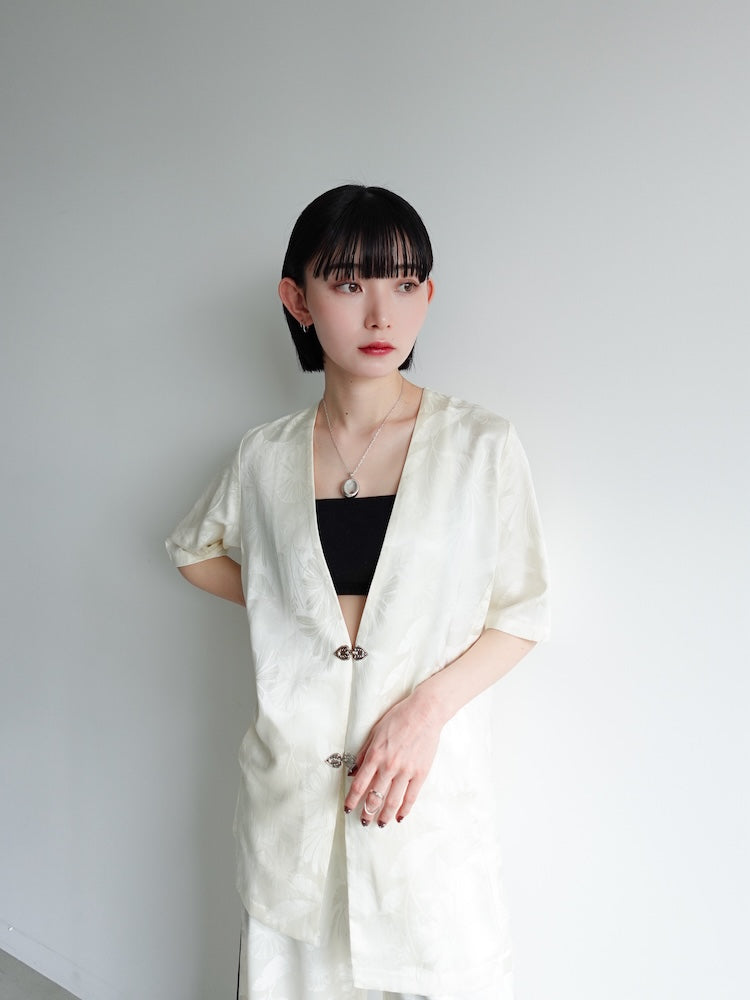 サテンジャガードカラーレスジャケット Satin Jacquard Collarless Jacket｜サテンジャガードカラーレス