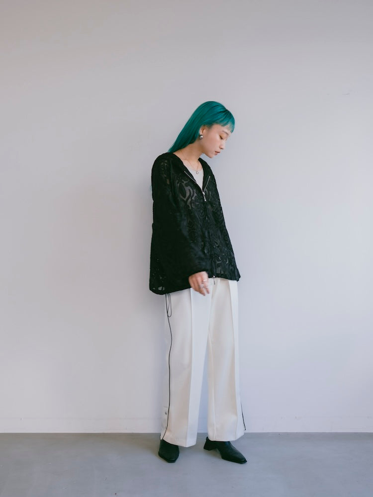 モデル身長：167cm / カラー：Black