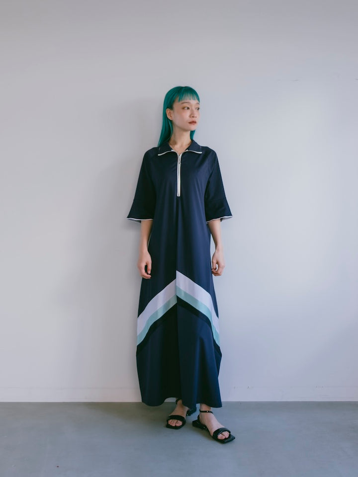 モデル身長：167cm / カラー：Navy