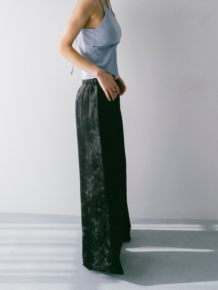 モデル身長：166cm / カラー：Black