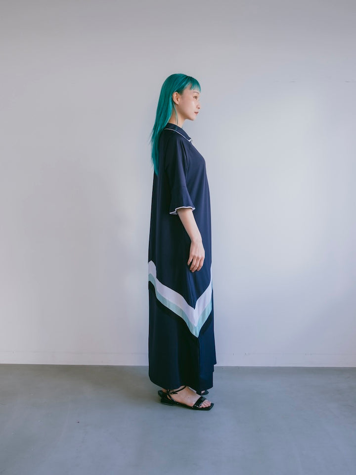 モデル身長：167cm / カラー：Navy