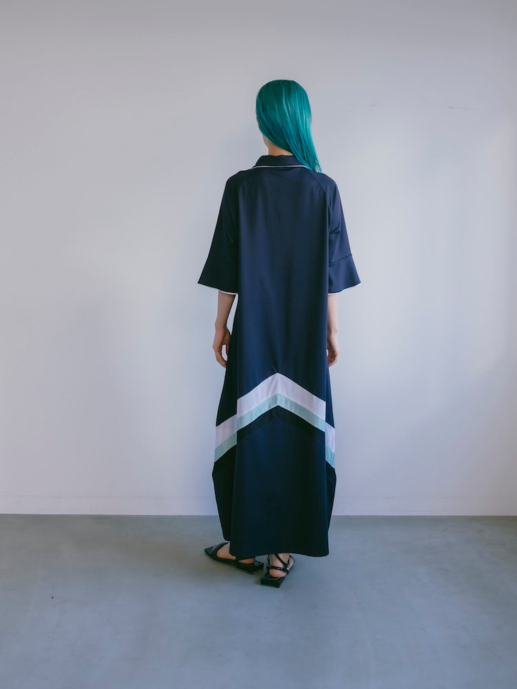 モデル身長：167cm / カラー：Navy