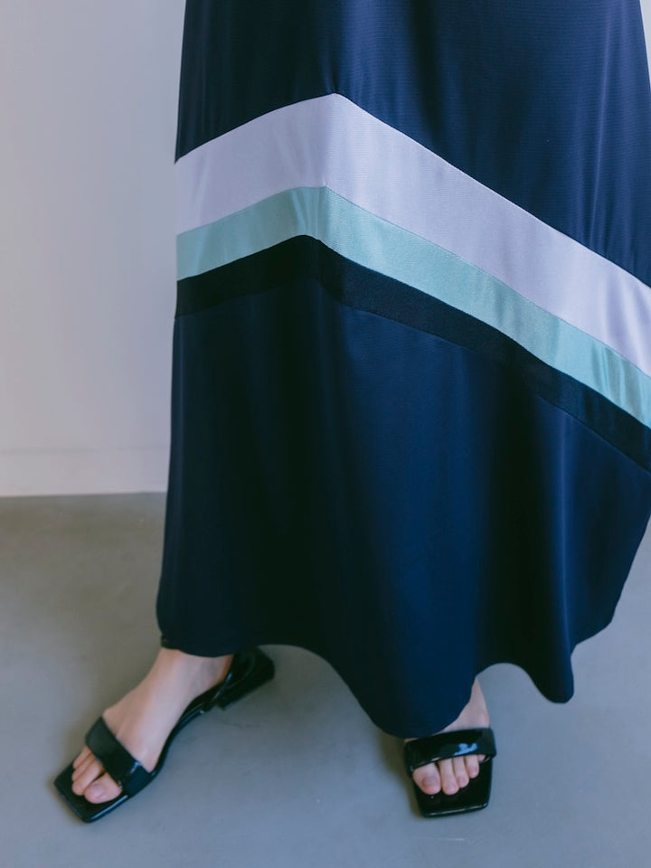 モデル身長：167cm / カラー：Navy