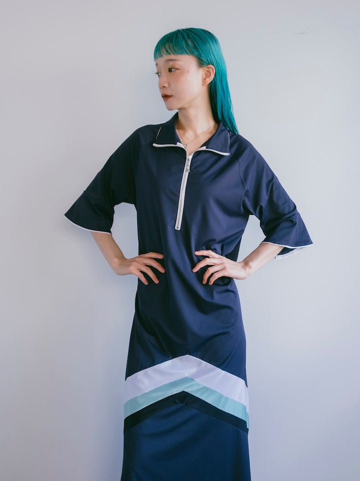 モデル身長：167cm / カラー：Navy