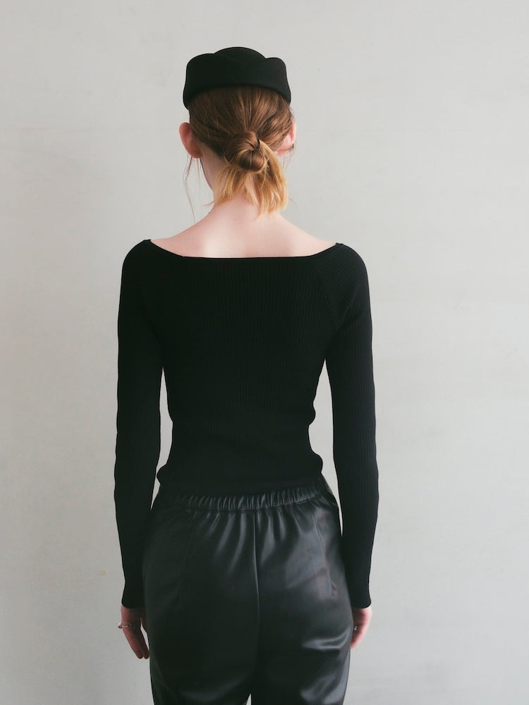 モデル身長：175cm / カラー：Black