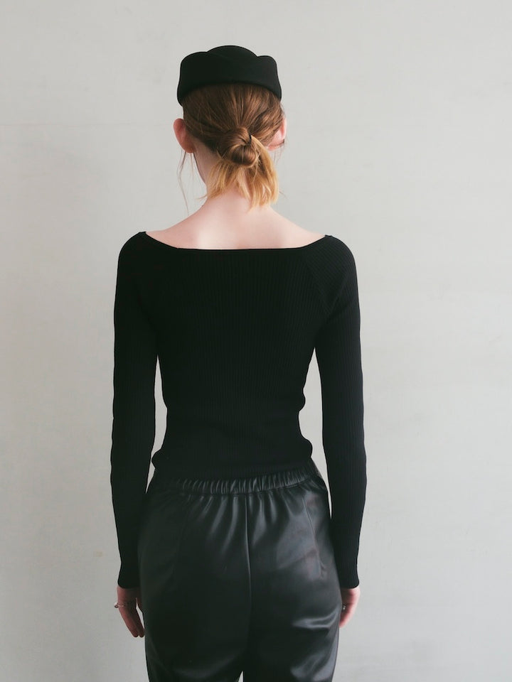 モデル身長：175cm / カラー：Black