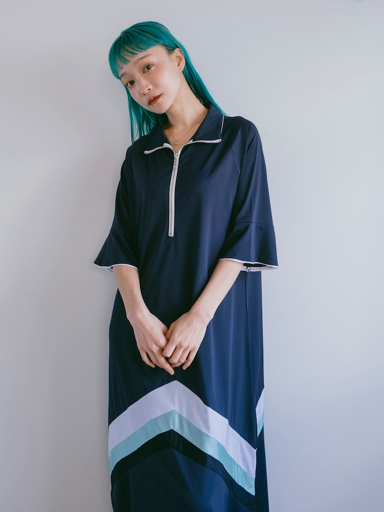 モデル身長：167cm / カラー：Navy