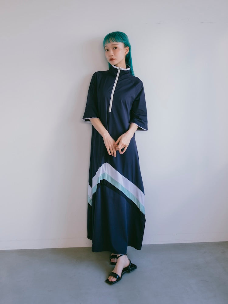 モデル身長：167cm / カラー：Navy