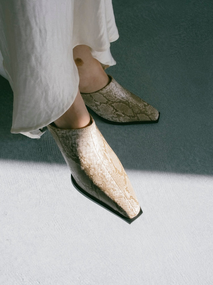 Pointed Toe Mules｜ポインテッドトゥミュール – MARTE