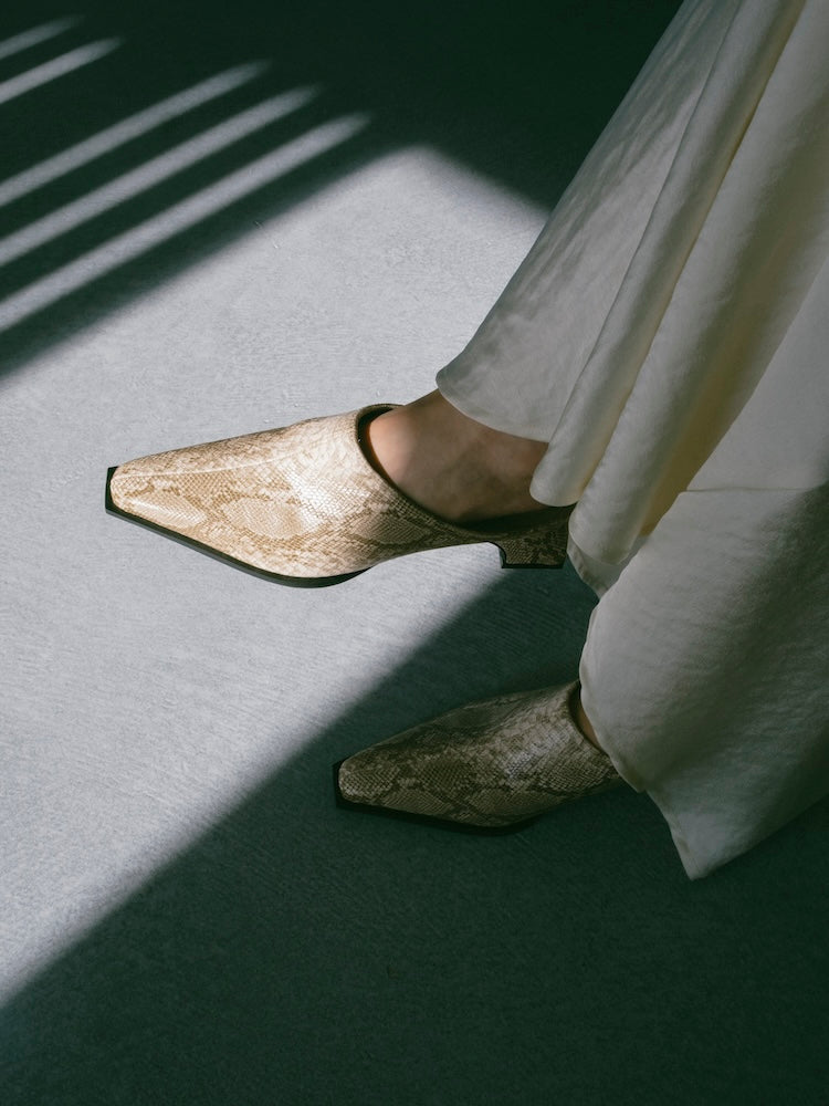 Pointed Toe Mules｜ポインテッドトゥミュール – MARTE
