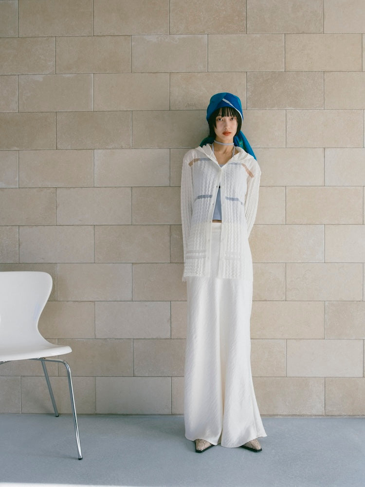 モデル身長：166cm / カラー：OffWhite / モデル着用：Mサイズ