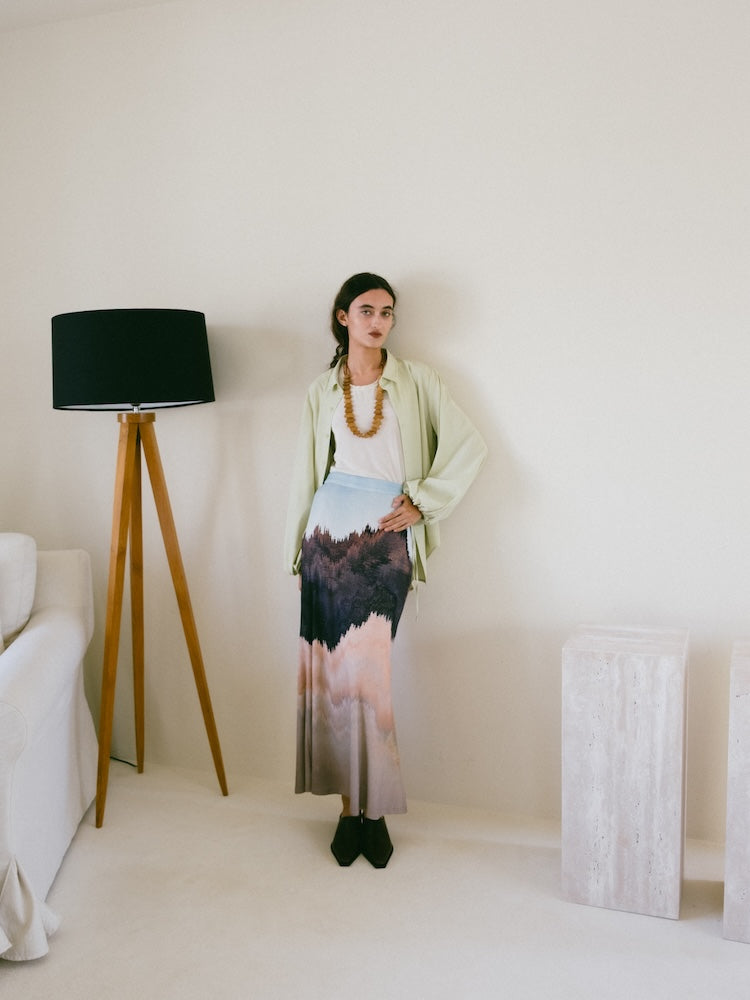 モデル身長：175cm / カラー：03 Sand