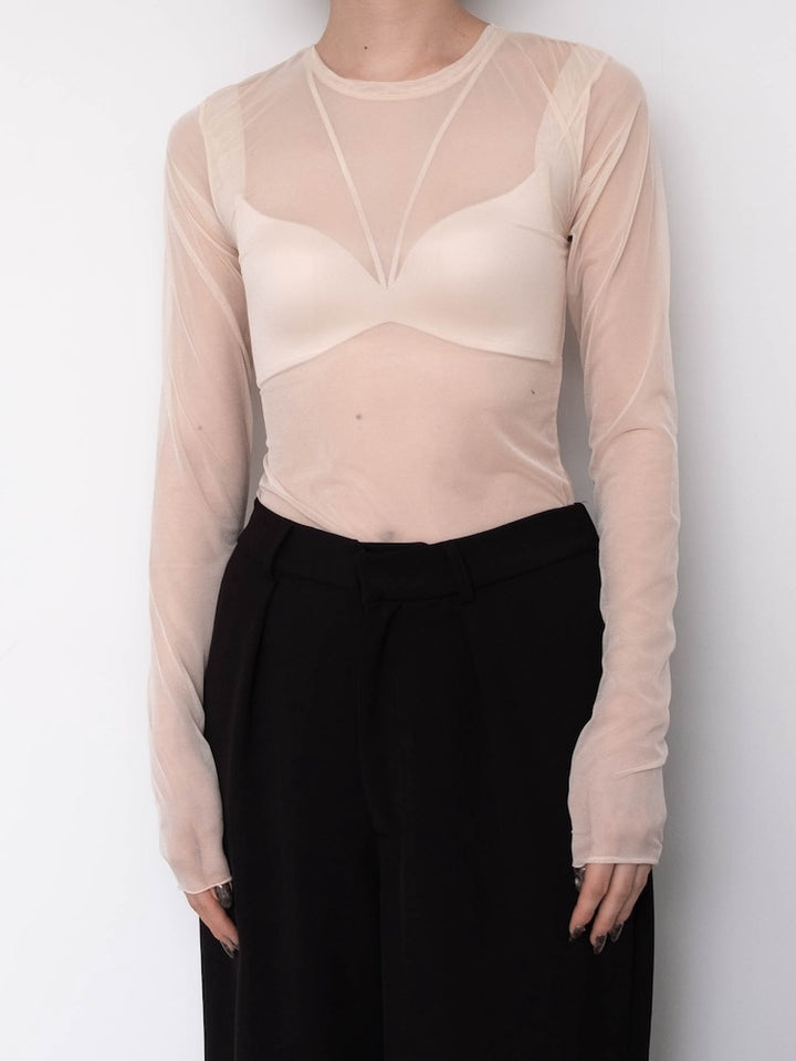 モデル身長：162cm / カラー：Beige / 着用サイズ：Sサイズ