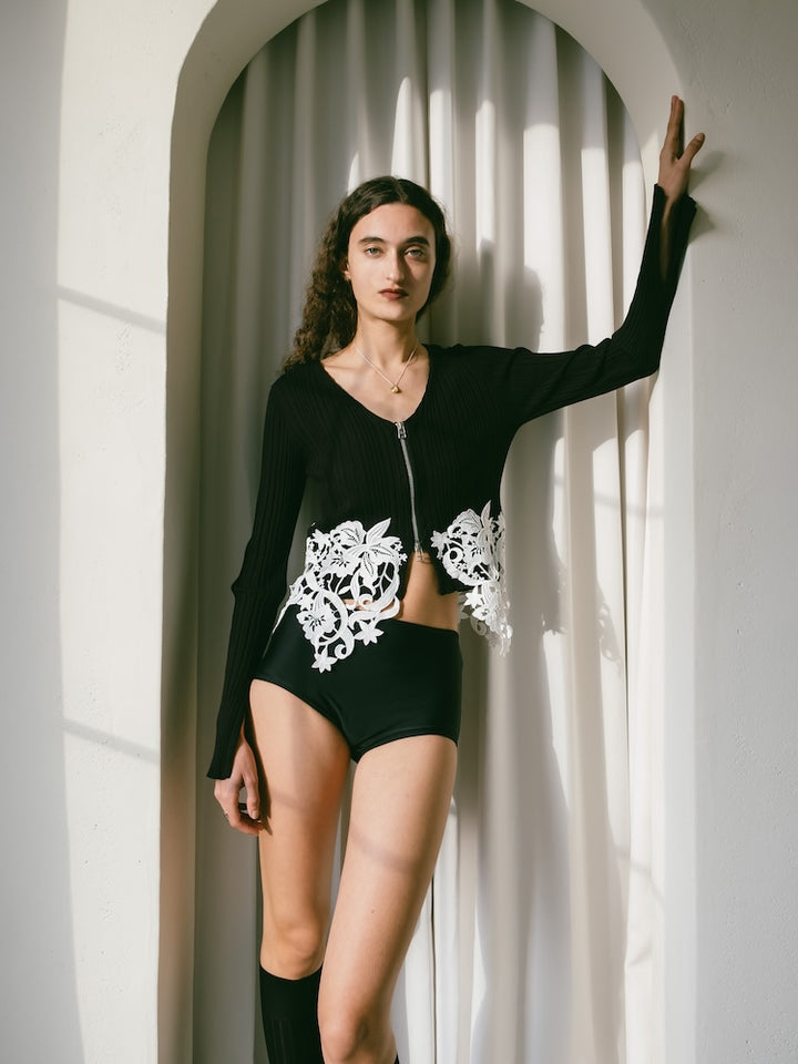 モデル身長：175cm / カラー：Black