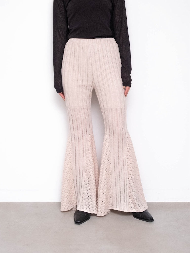 モデル身長：162cm / カラー：Ivory