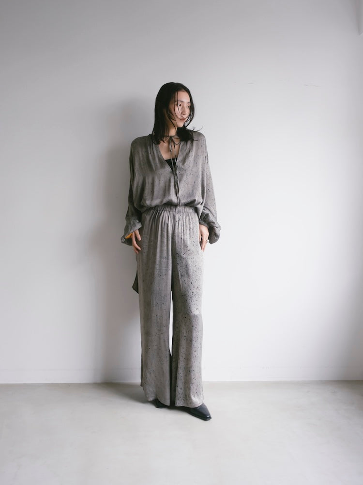 モデル身長：163cm / カラー：Gray