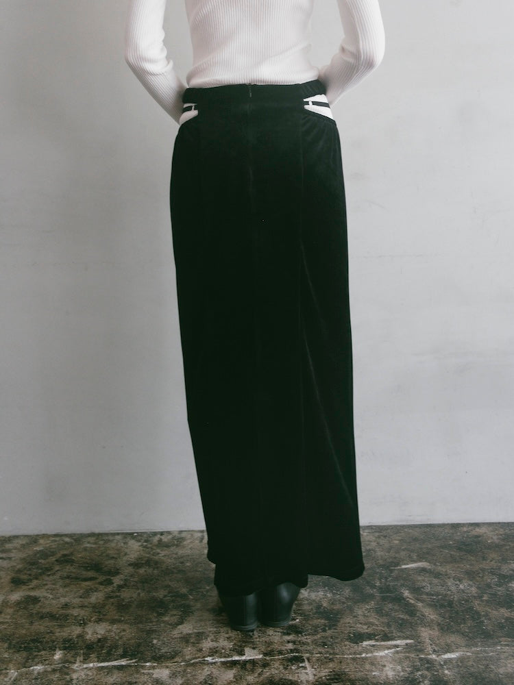 モデル身長：175cm / カラー：Black / 着用サイズ：Mサイズ