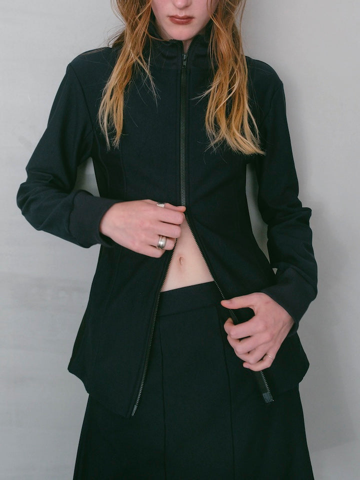 モデル身長：175cm / カラー：Navy