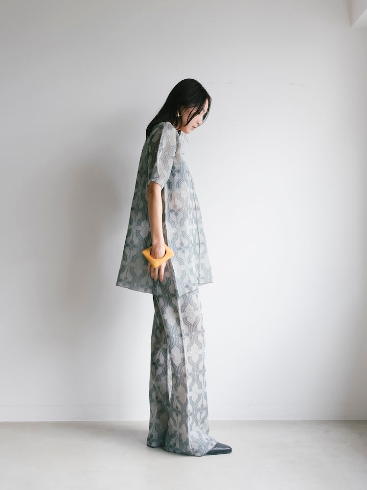 モデル身長：163cm / カラー：Gray