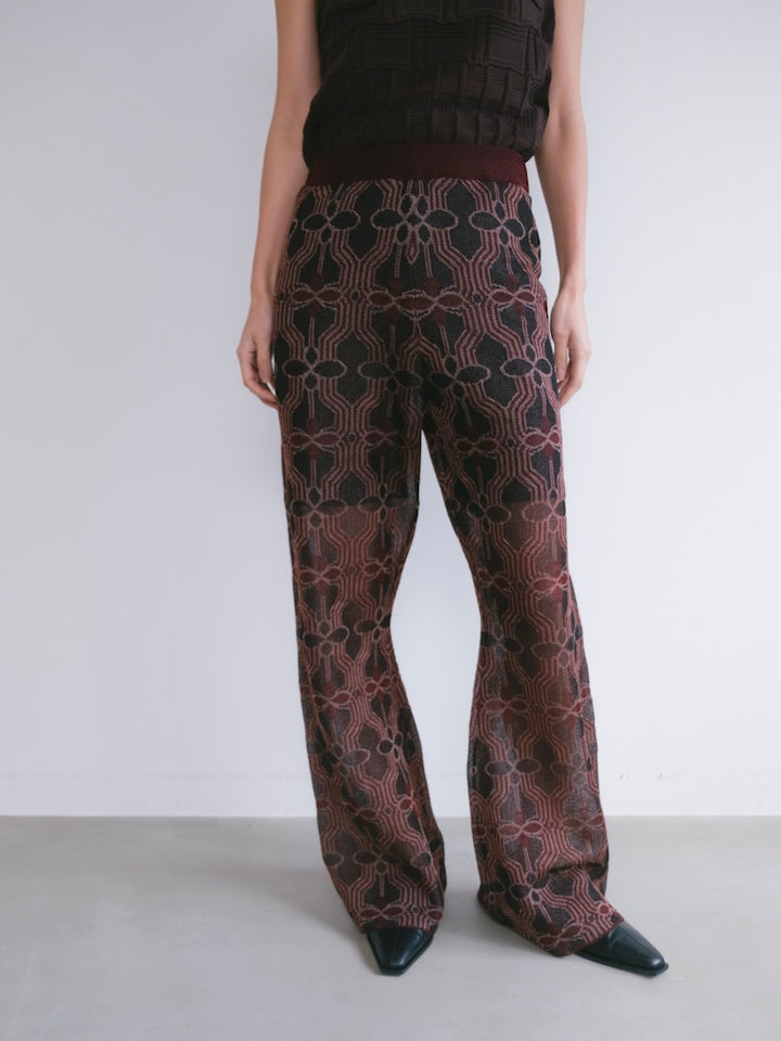 モデル身長：163cm / カラー：Bordeaux