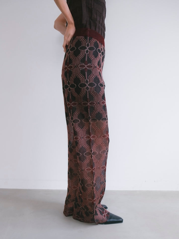 モデル身長：163cm / カラー：Bordeaux