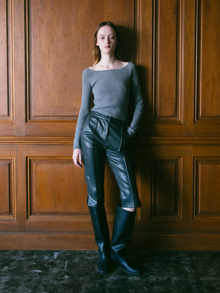 【9月5日(土) 12:00予約販売開始】Faux Leather Capri Pants