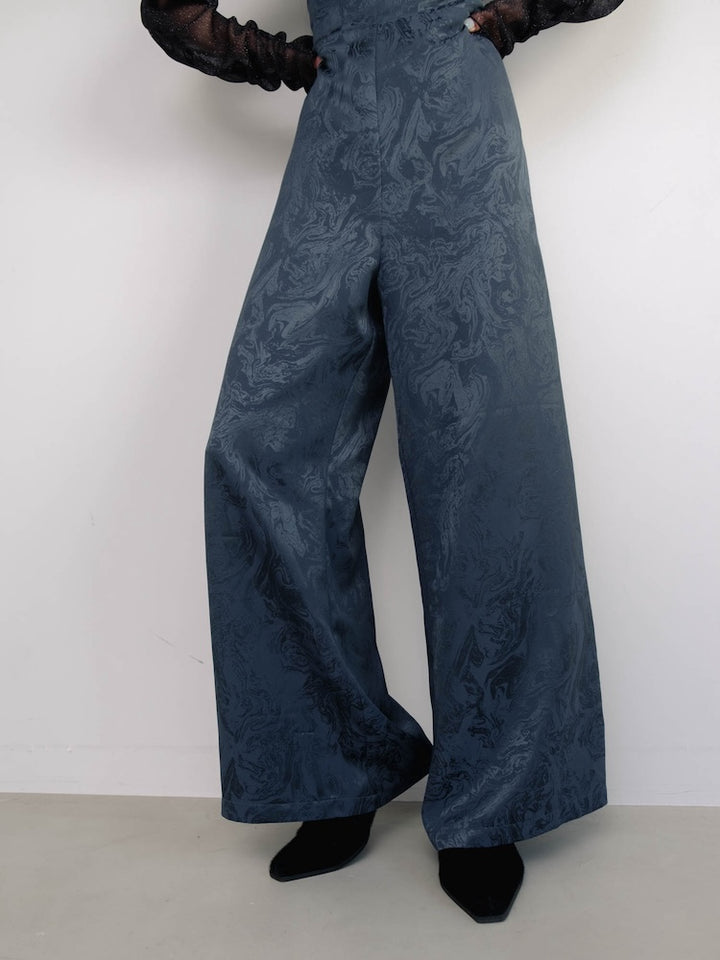 モデル身長：158cm / カラー：Navy