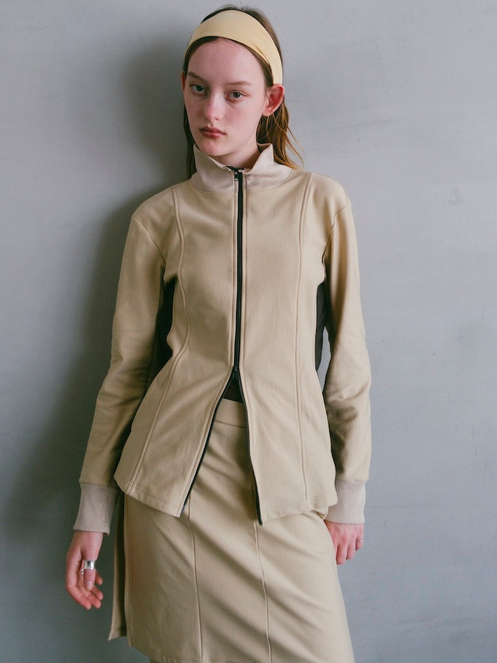 モデル身長：175cm / カラー：Beige