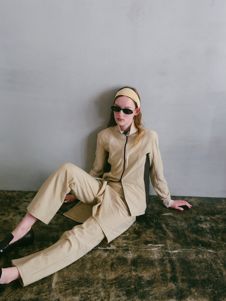 モデル身長：175cm / カラー：Beige