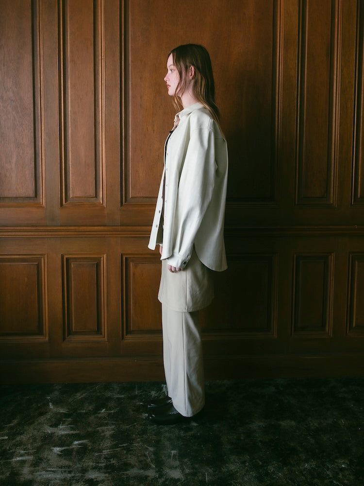 モデル身長：175cm / カラー：Ivory