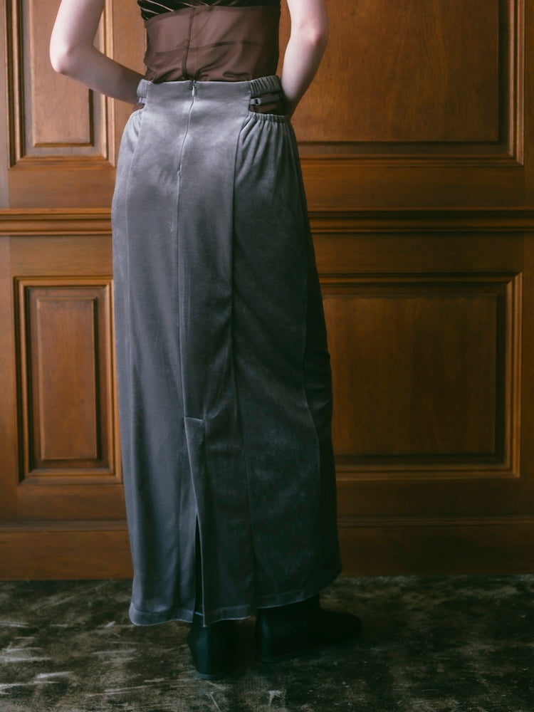 モデル身長：175cm / カラー：Gray / 着用サイズ：Mサイズ