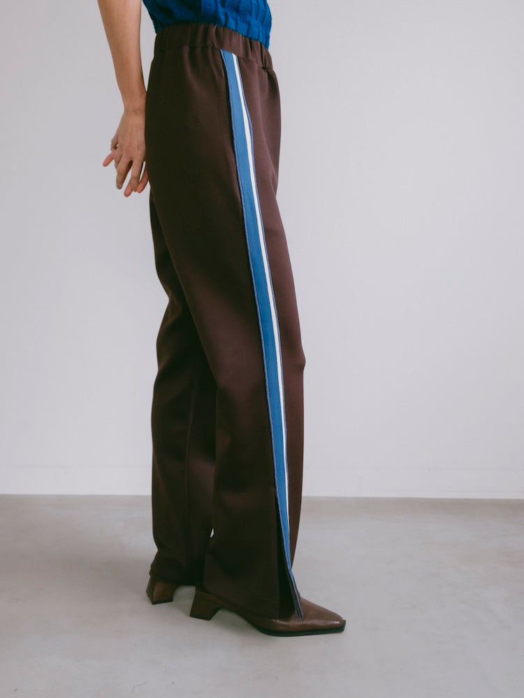 モデル身長：163cm / カラー：Brown