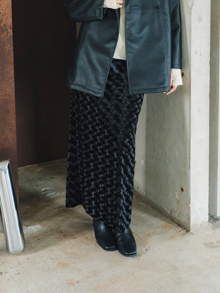 モデル身長：174cm / カラー：Black / 着用サイズ：Mサイズ