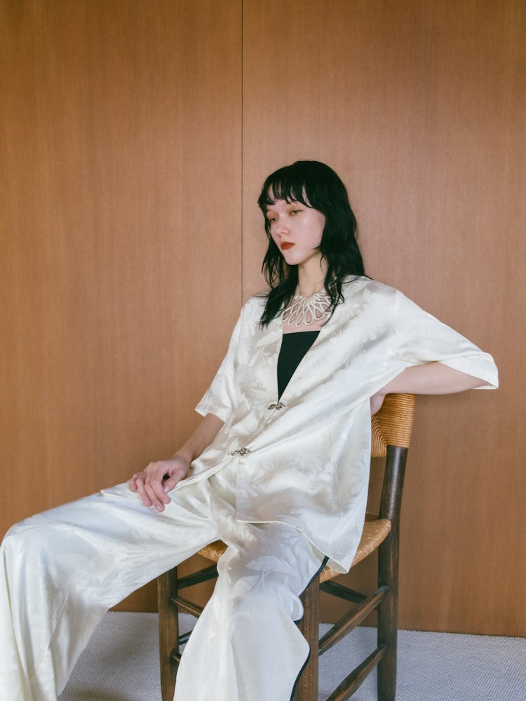 Satin Jacquard Collarless Jacket｜サテンジャガードカラーレス