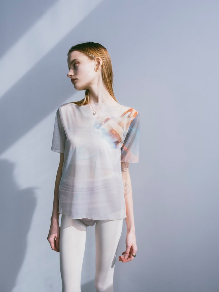 モデル身長：167cm / カラー：02 Crystal