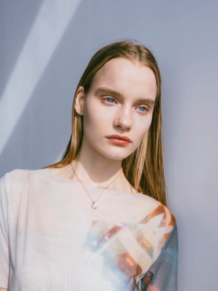 モデル身長：167cm / カラー：02 Crystal