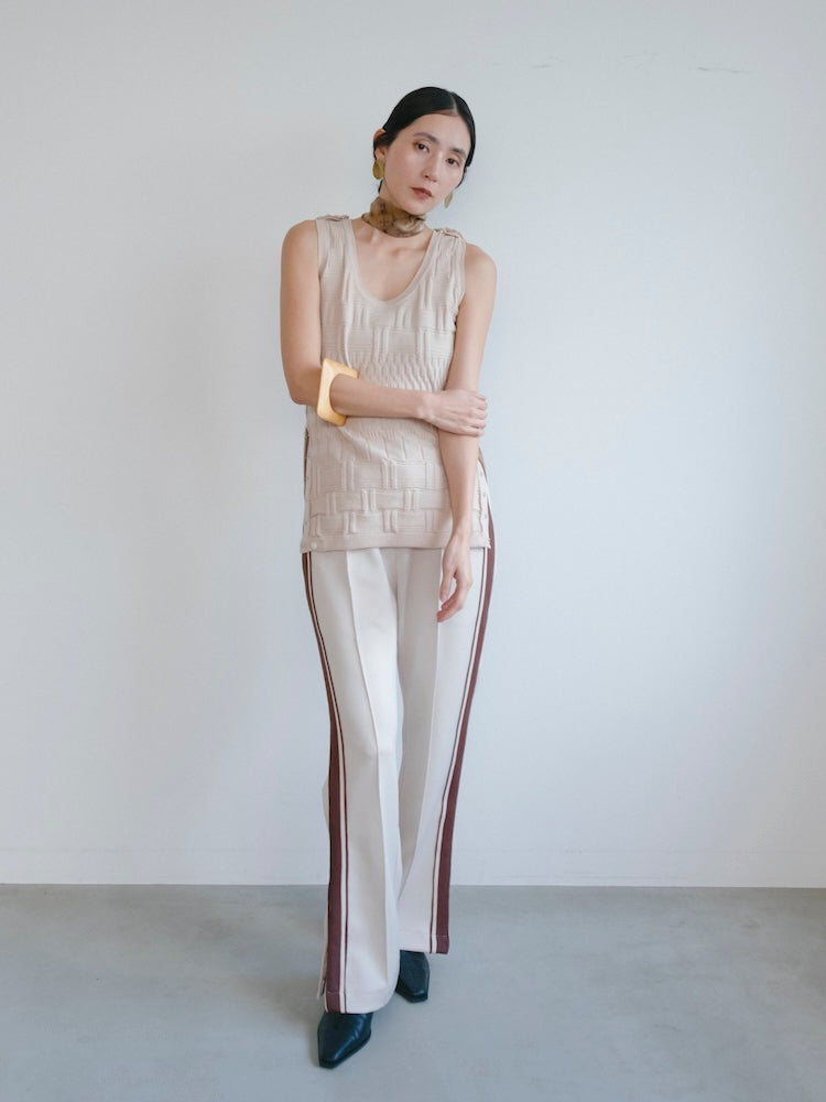 モデル身長：163cm / カラー：Ivory