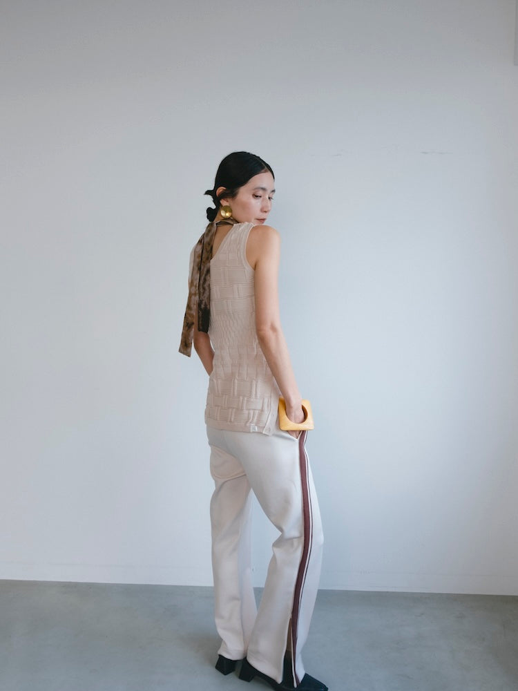 モデル身長：163cm / カラー：Ivory