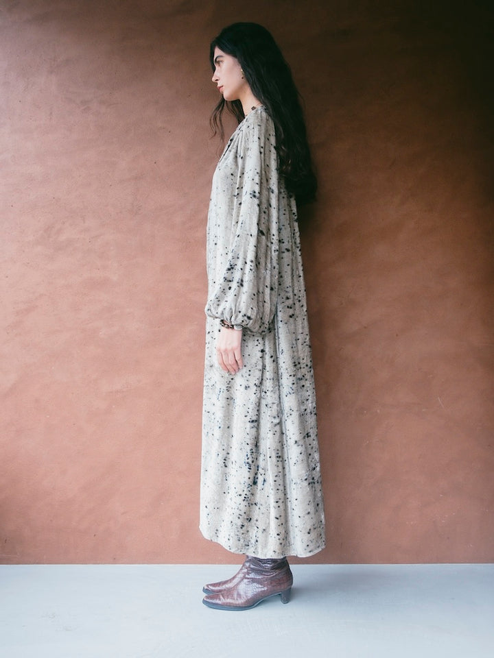 モデル身長：175cm / カラー：Gray