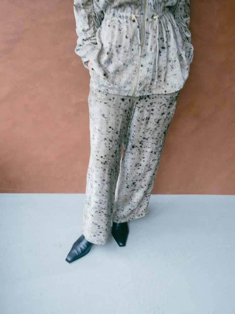 モデル身長：175cm / カラー：Gray