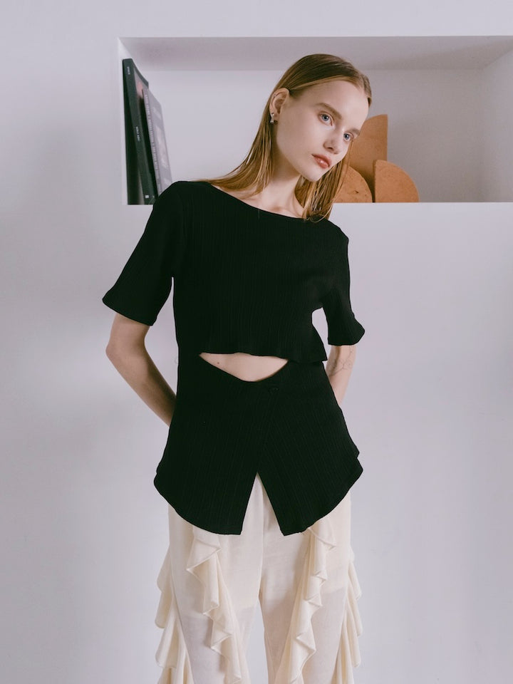 モデル身長：167cm / カラー：Black